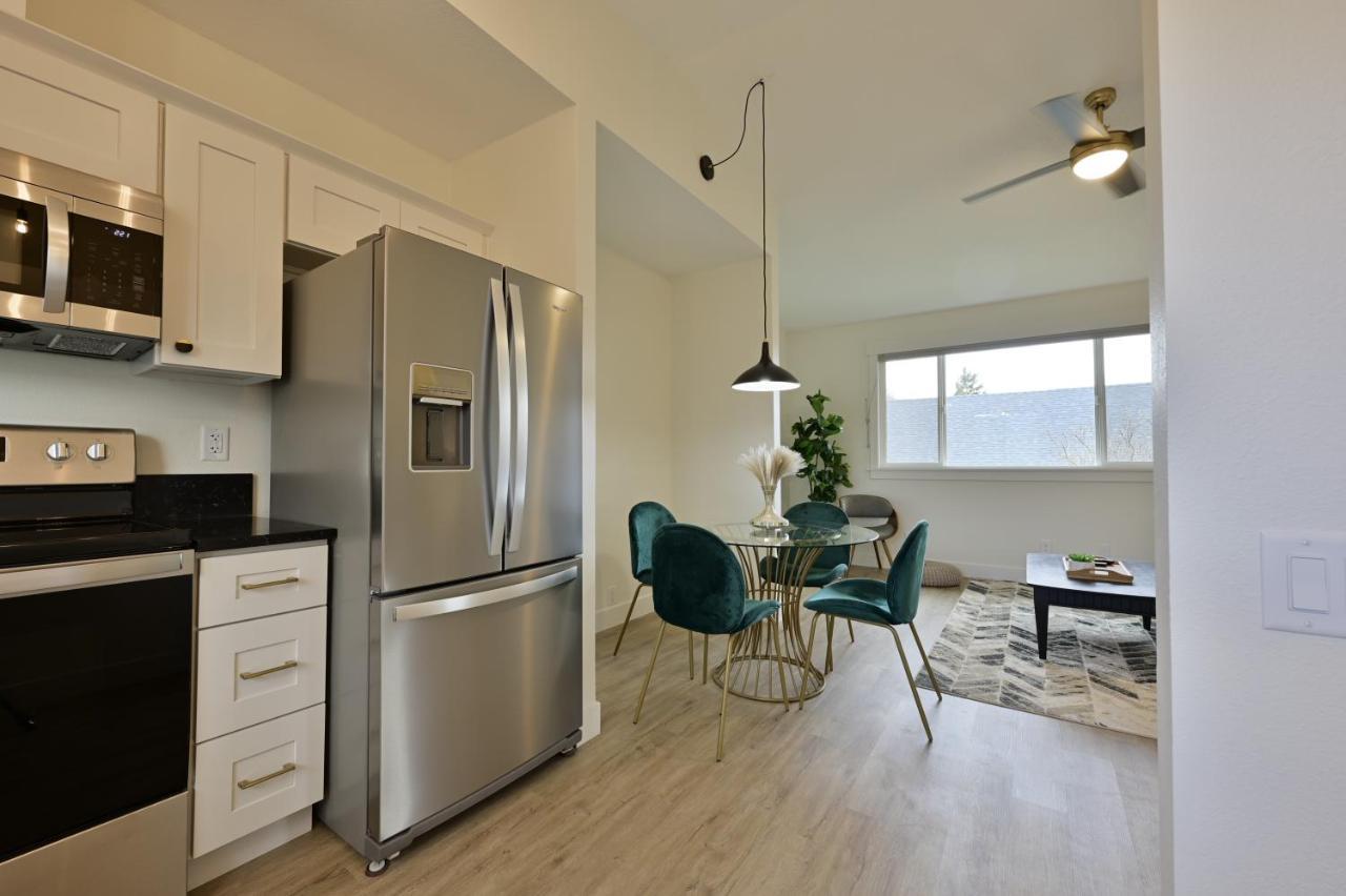 セイラム Modern Upstairs Loft - Newly Renovated!ヴィラ エクステリア 写真